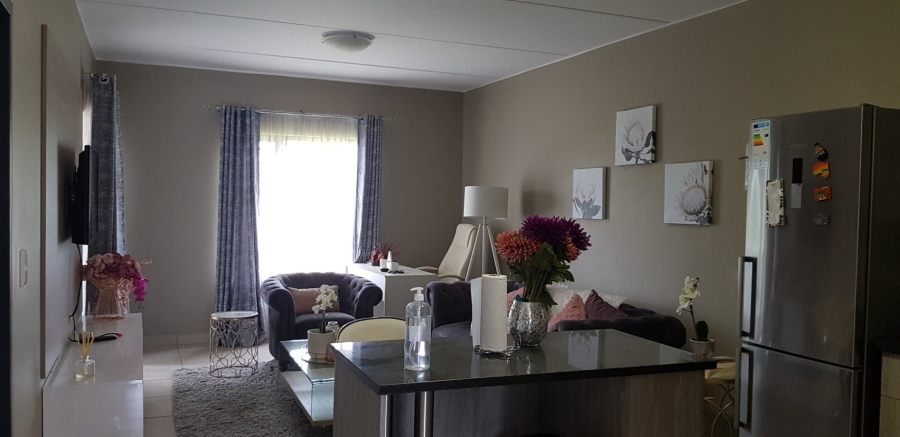 To Let 2 Bedroom Property for Rent in Glen Austin Gauteng