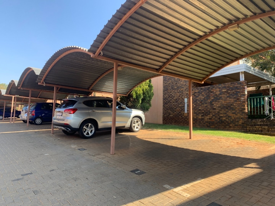 To Let 2 Bedroom Property for Rent in Glen Austin Gauteng