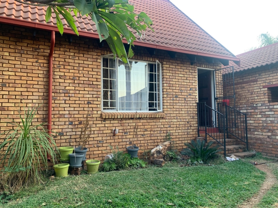 To Let 2 Bedroom Property for Rent in Zwartkop Gauteng