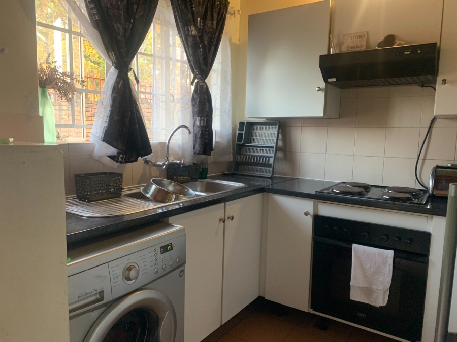 To Let 2 Bedroom Property for Rent in Zwartkop Gauteng