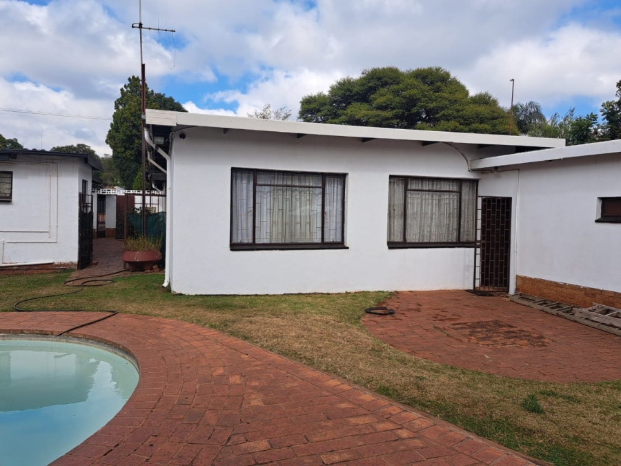 6 Bedroom Property for Sale in Sinoville Gauteng