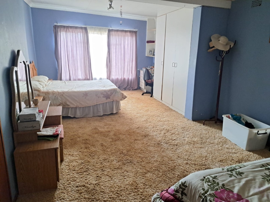 6 Bedroom Property for Sale in Sinoville Gauteng