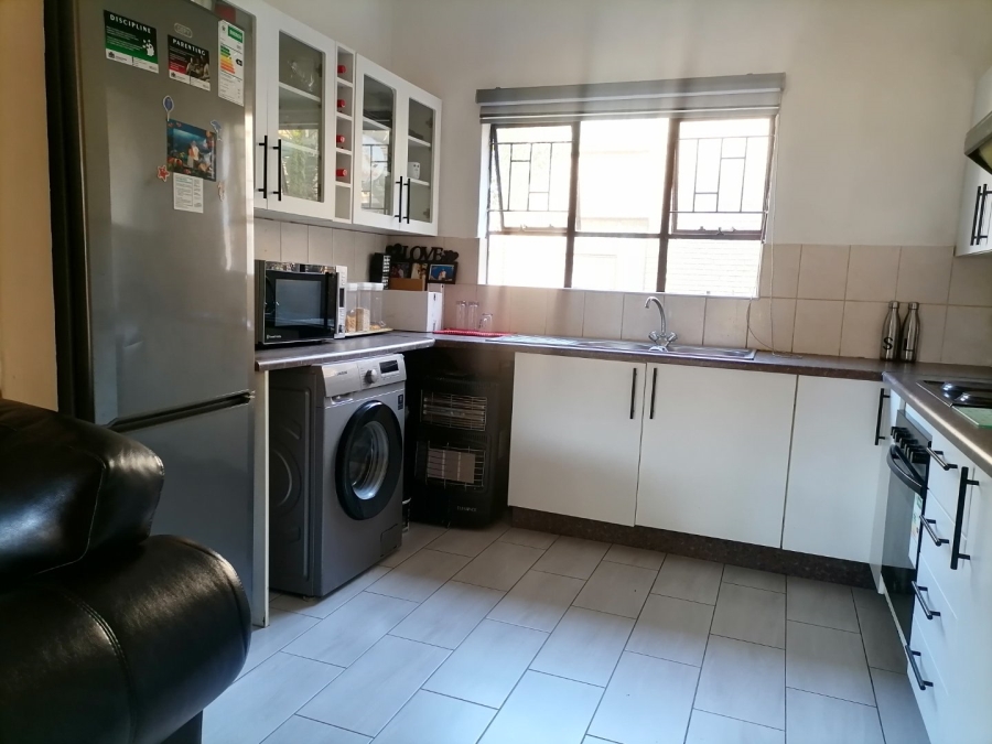 2 Bedroom Property for Sale in Wilgeheuwel Gauteng