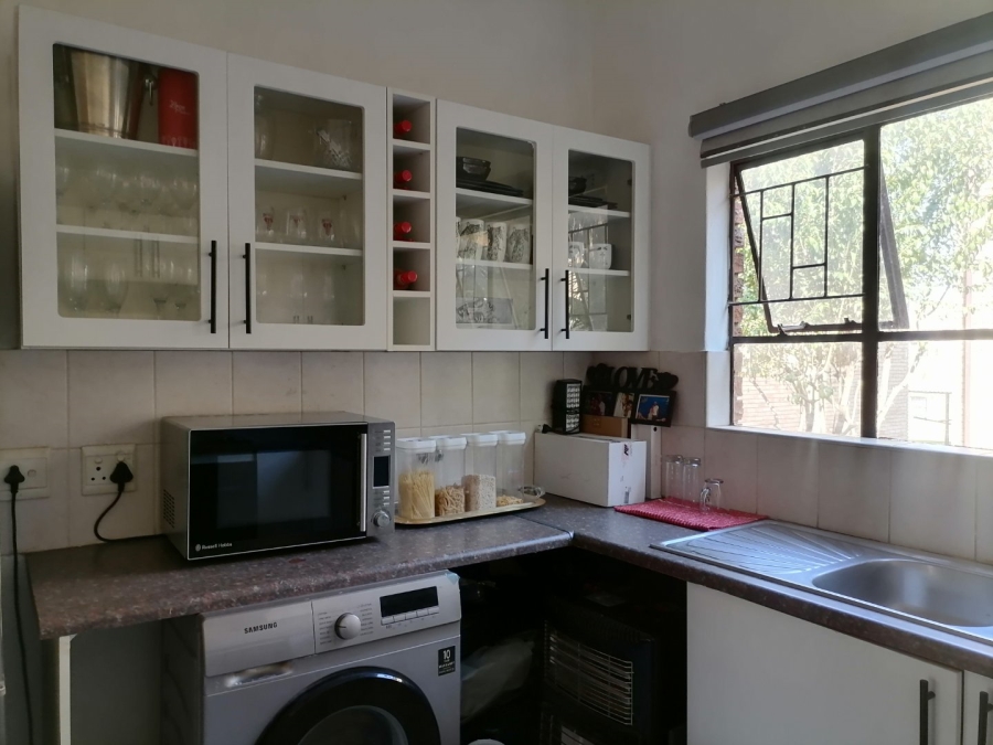 2 Bedroom Property for Sale in Wilgeheuwel Gauteng