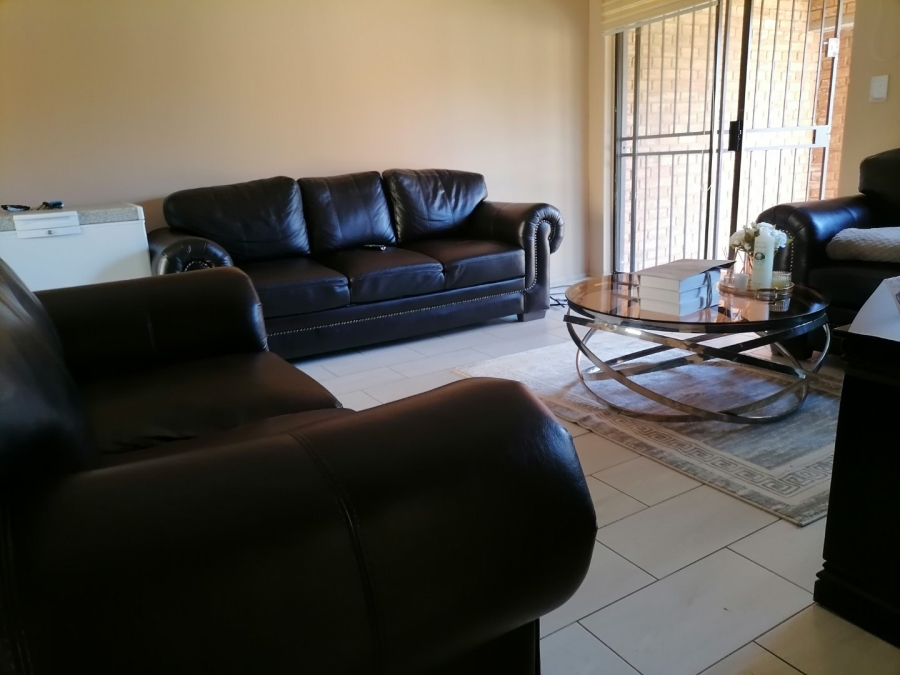 2 Bedroom Property for Sale in Wilgeheuwel Gauteng