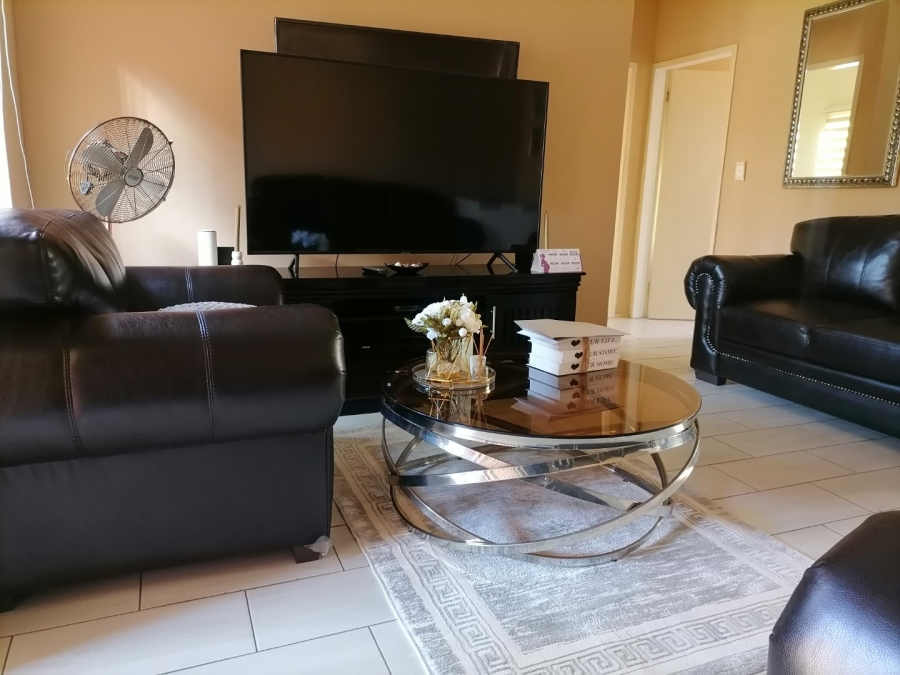 2 Bedroom Property for Sale in Wilgeheuwel Gauteng