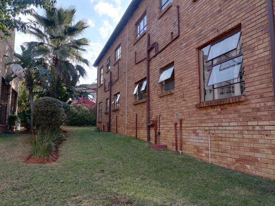 2 Bedroom Property for Sale in Wilgeheuwel Gauteng
