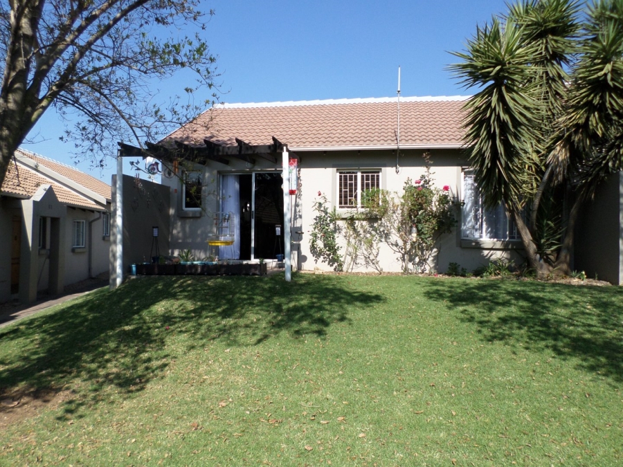 2 Bedroom Property for Sale in Aloe Ridge Estate Gauteng