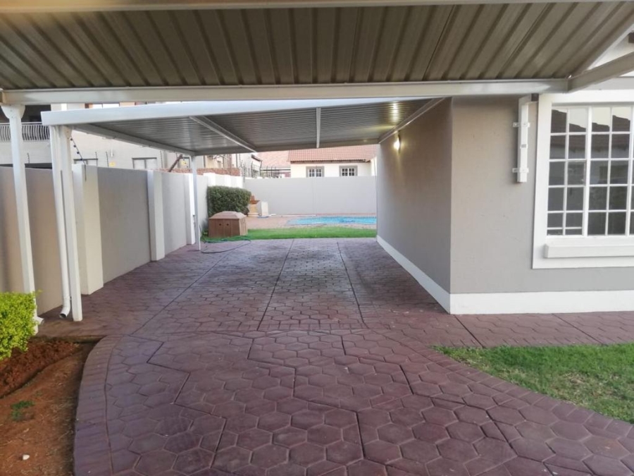 To Let 3 Bedroom Property for Rent in Doornpoort Gauteng