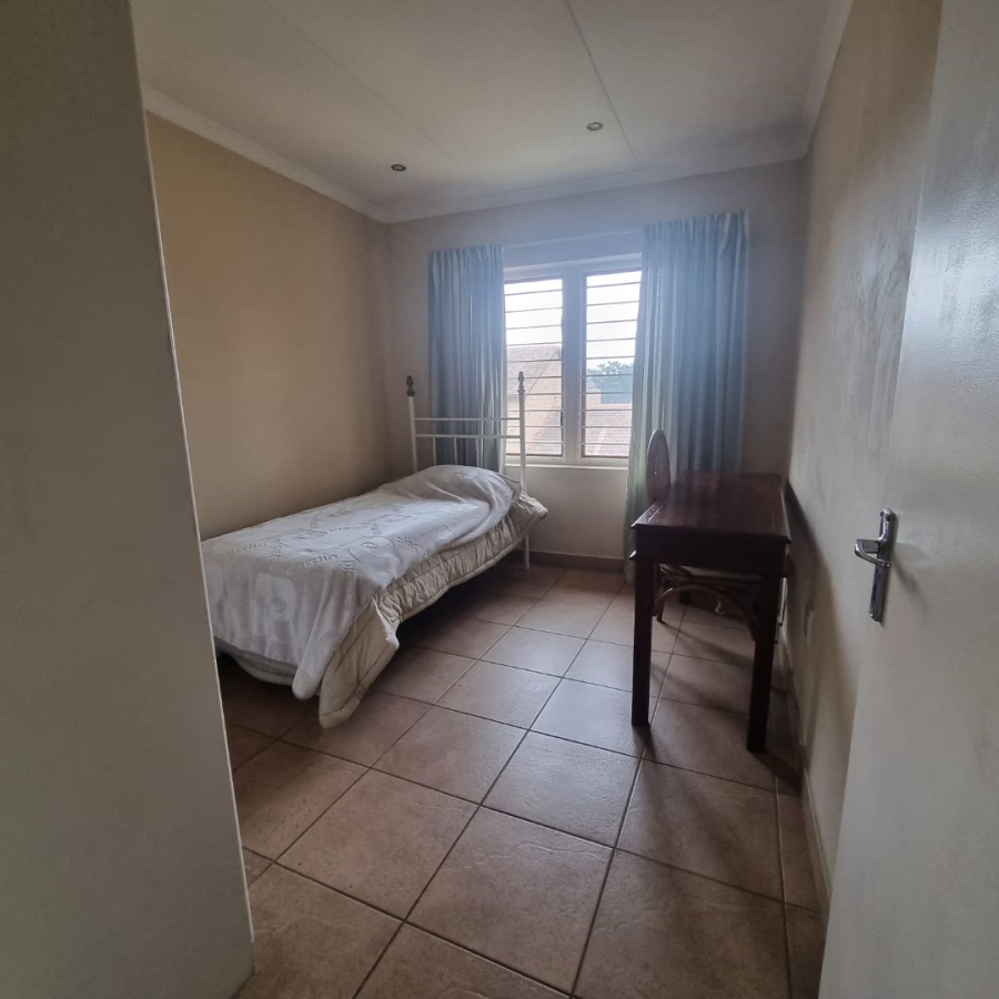 4 Bedroom Property for Sale in Ruimsig Noord Gauteng