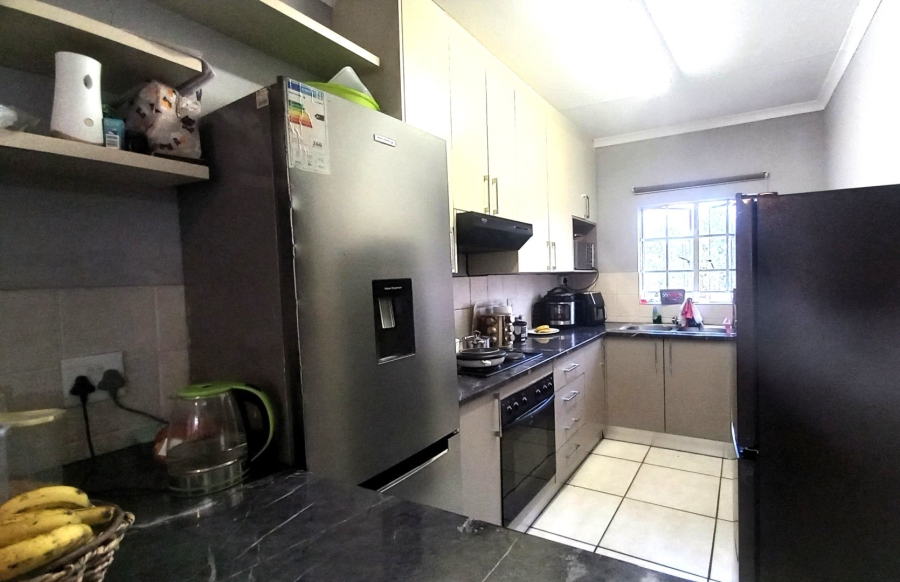 2 Bedroom Property for Sale in Noordwyk Gauteng