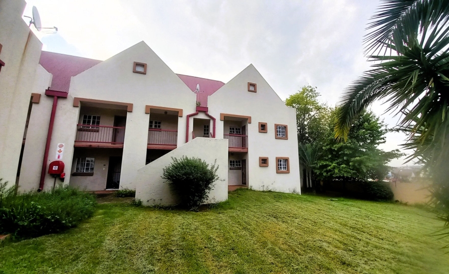 2 Bedroom Property for Sale in Noordwyk Gauteng