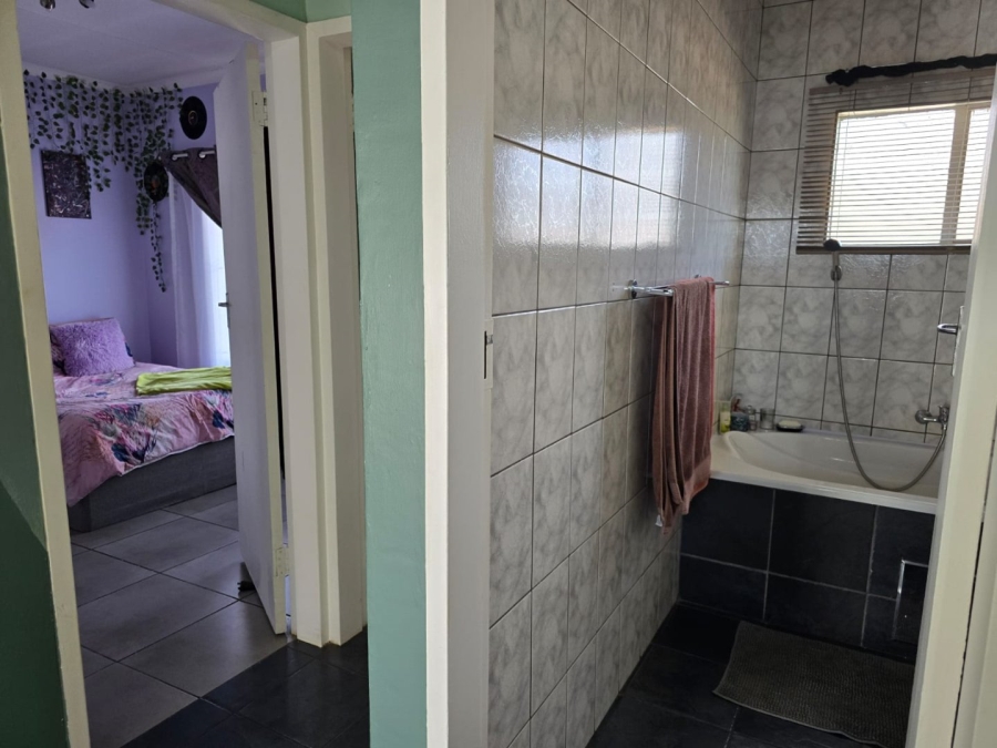 2 Bedroom Property for Sale in Marlands Gauteng
