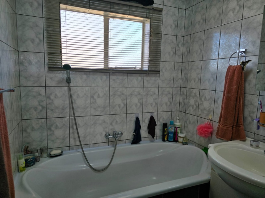 2 Bedroom Property for Sale in Marlands Gauteng
