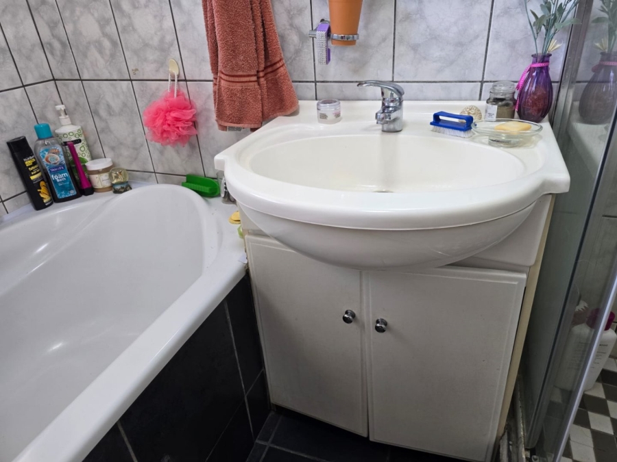 2 Bedroom Property for Sale in Marlands Gauteng