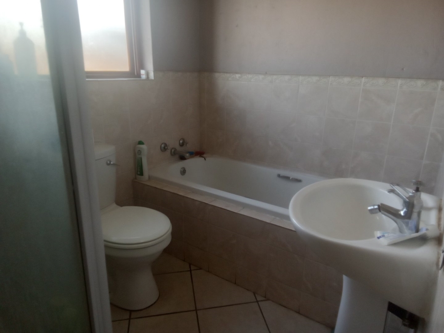 2 Bedroom Property for Sale in Carlswald Gauteng