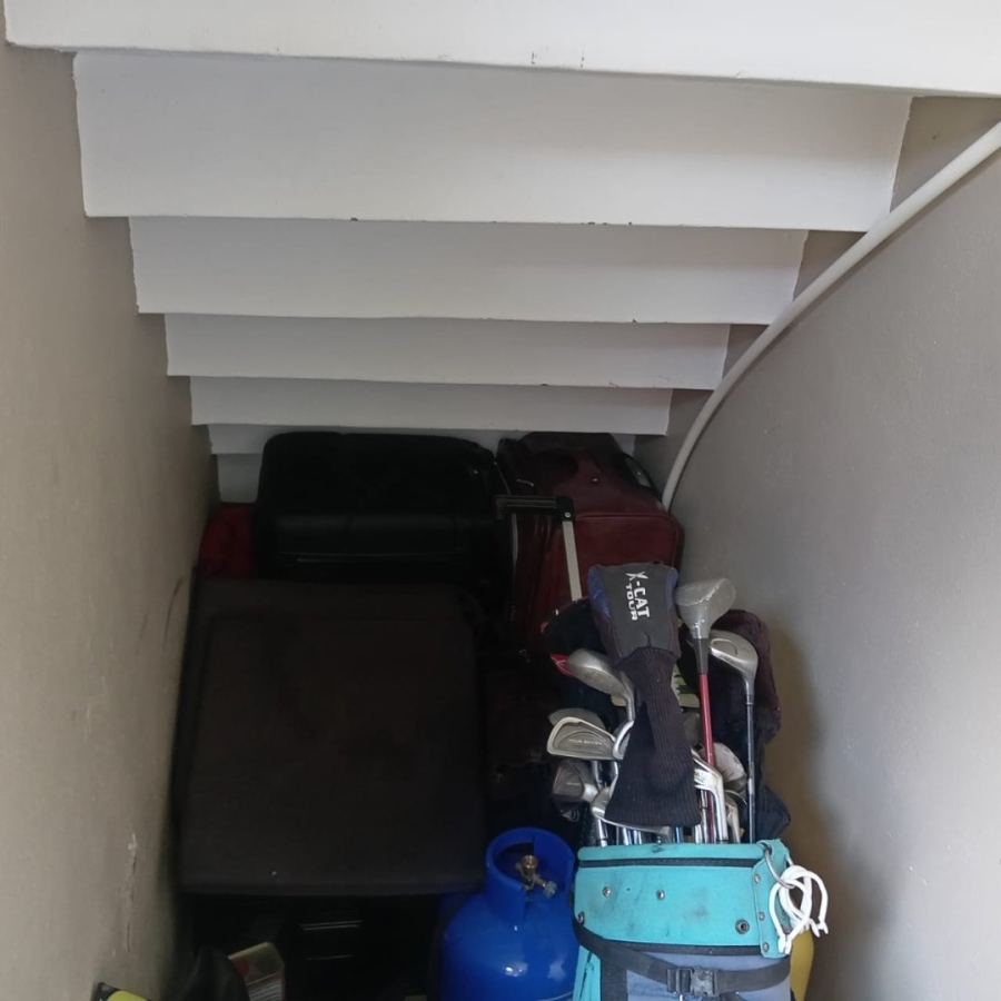 To Let 4 Bedroom Property for Rent in Noordwyk Gauteng