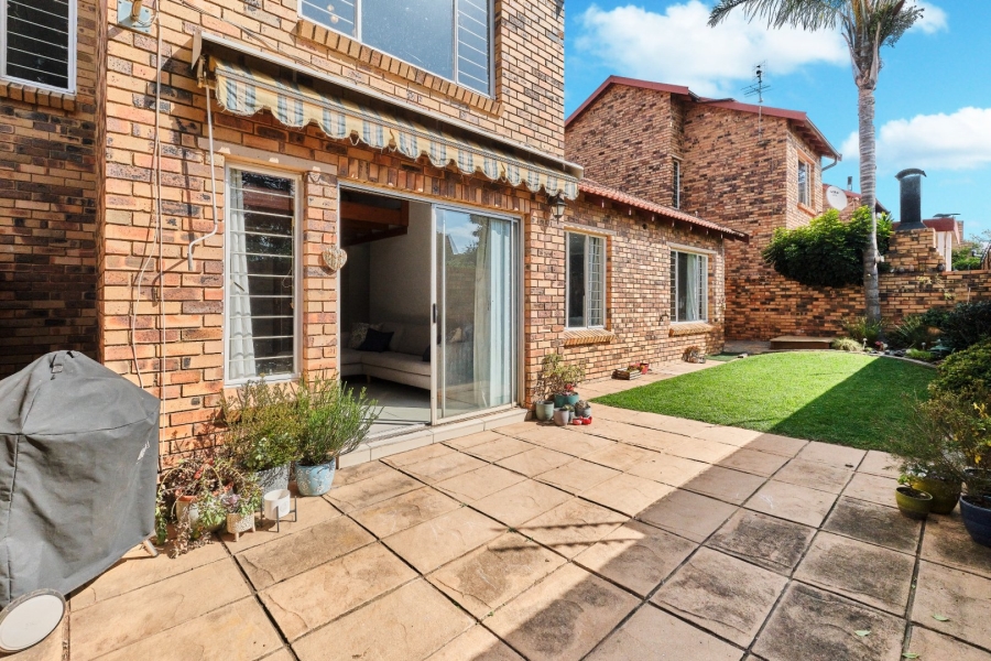 3 Bedroom Property for Sale in Weltevreden Park Gauteng