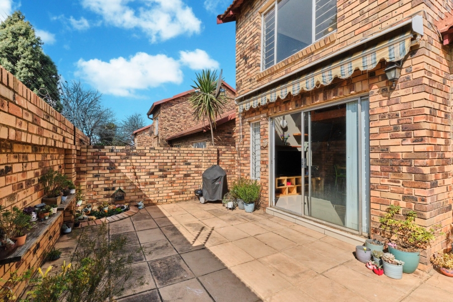 3 Bedroom Property for Sale in Weltevreden Park Gauteng