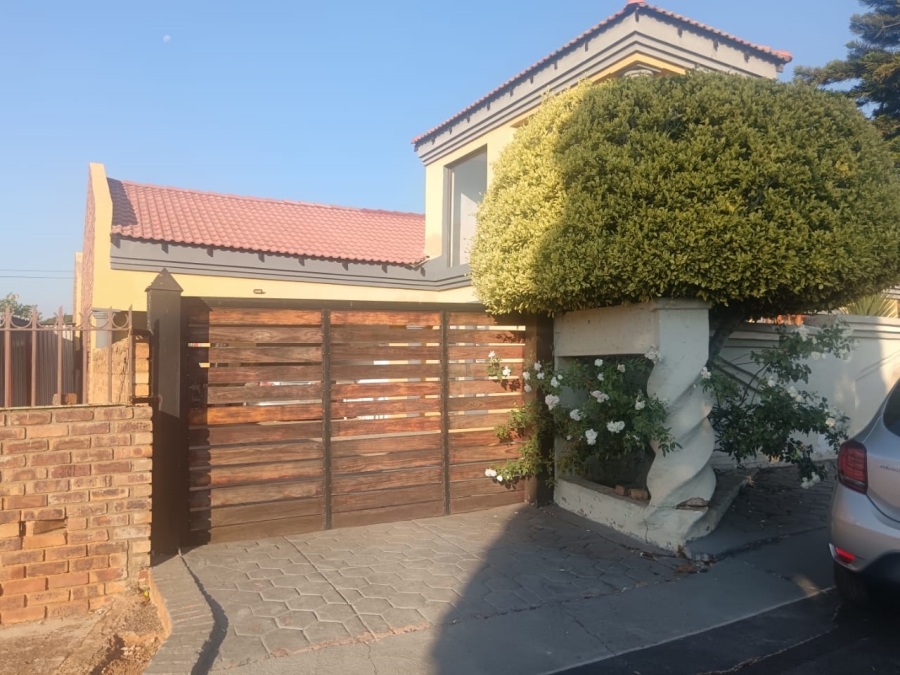 3 Bedroom Property for Sale in Soshanguve DD Gauteng