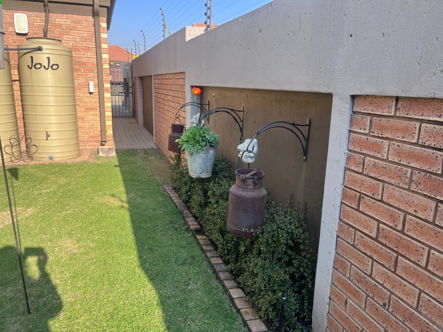 2 Bedroom Property for Sale in Pomona Gauteng