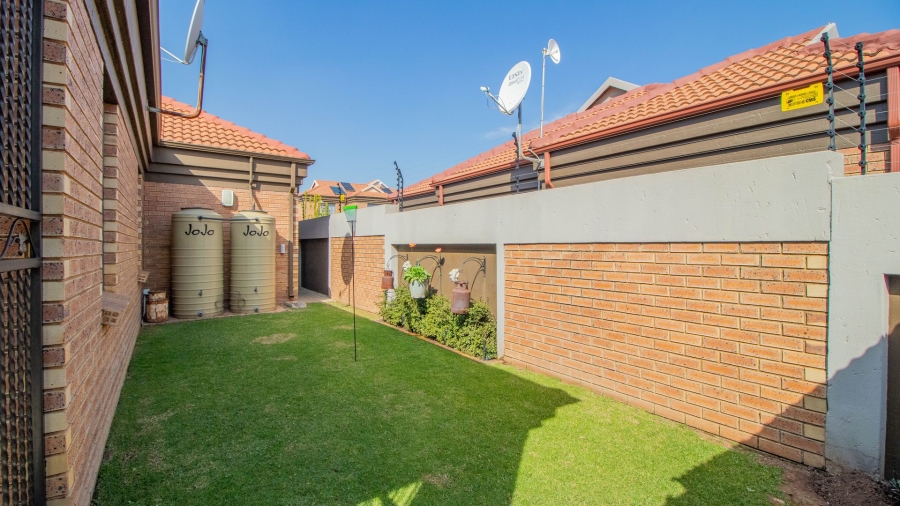 2 Bedroom Property for Sale in Pomona Gauteng