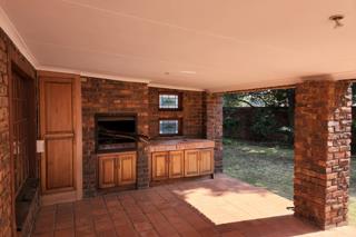 To Let 4 Bedroom Property for Rent in Die Wilgers Gauteng