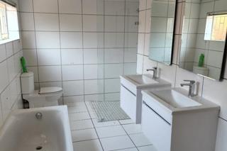 To Let 4 Bedroom Property for Rent in Die Wilgers Gauteng