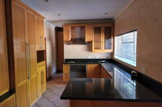 To Let 4 Bedroom Property for Rent in Die Wilgers Gauteng