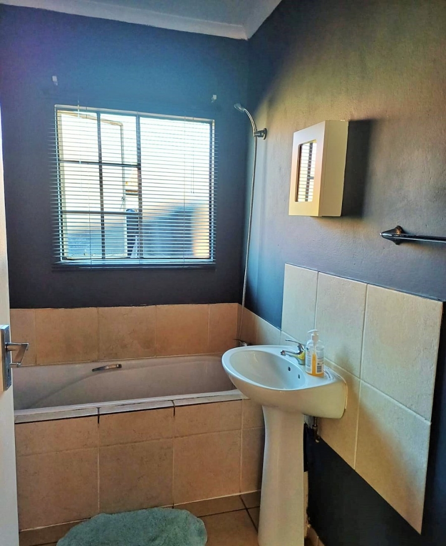 2 Bedroom Property for Sale in The Orchards Gauteng