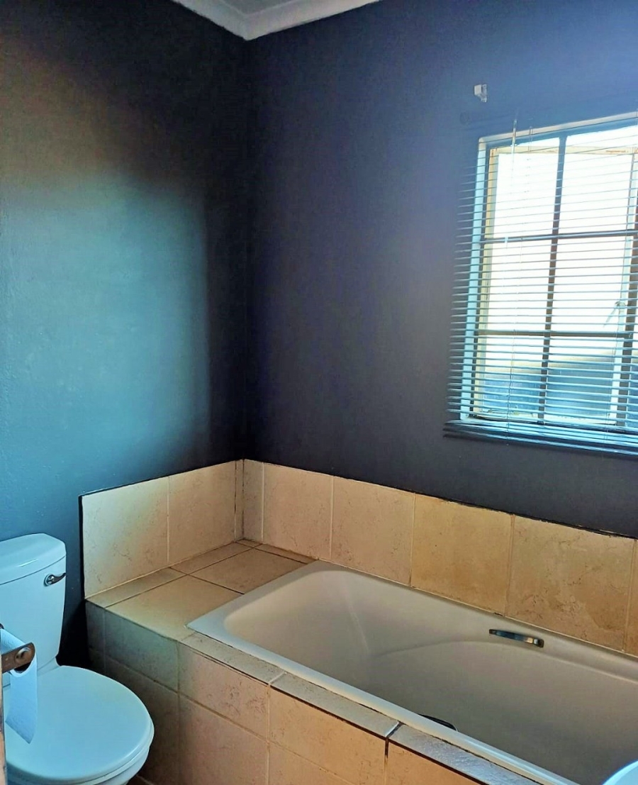 2 Bedroom Property for Sale in The Orchards Gauteng