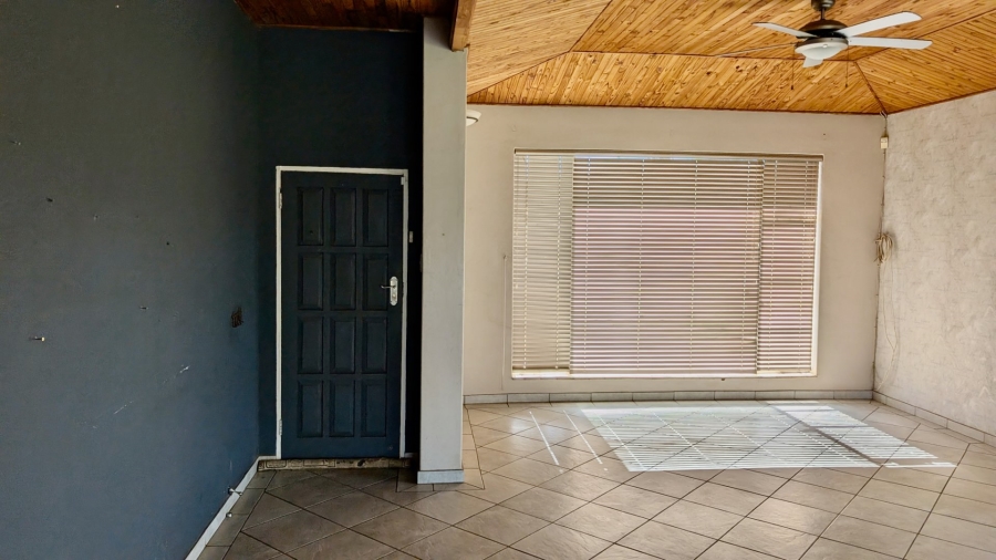 4 Bedroom Property for Sale in Kameeldrift West Gauteng