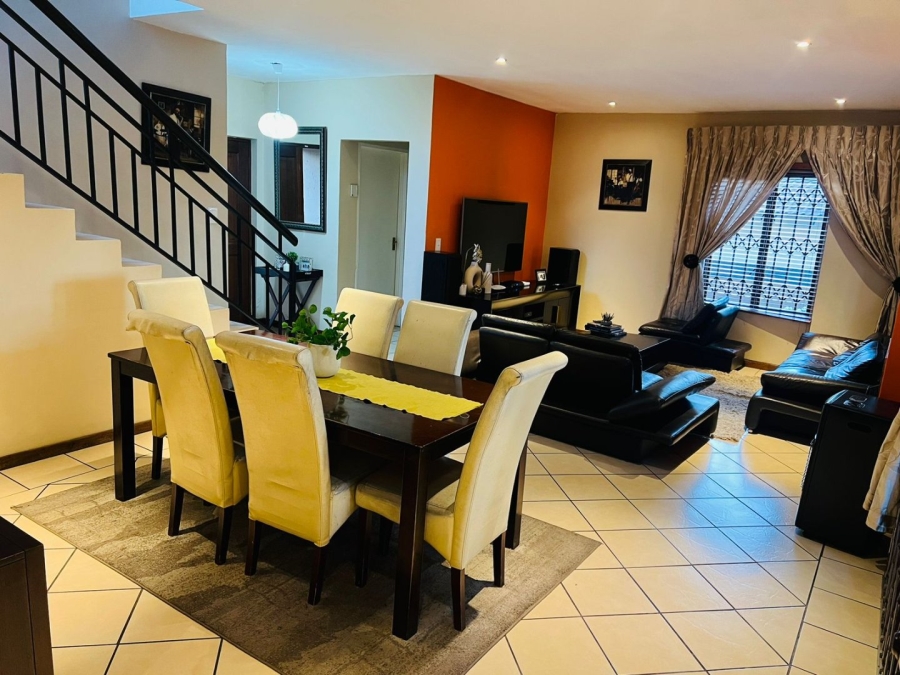 5 Bedroom Property for Sale in Noordwyk Gauteng