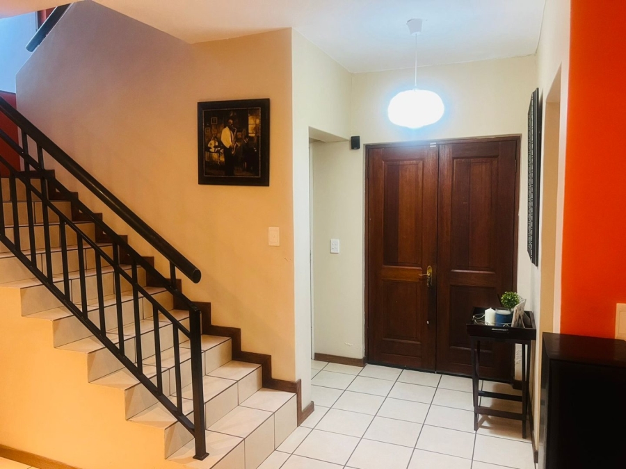 5 Bedroom Property for Sale in Noordwyk Gauteng