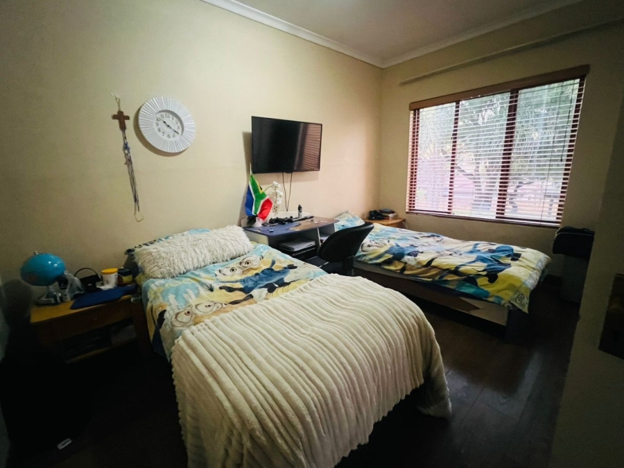 5 Bedroom Property for Sale in Noordwyk Gauteng