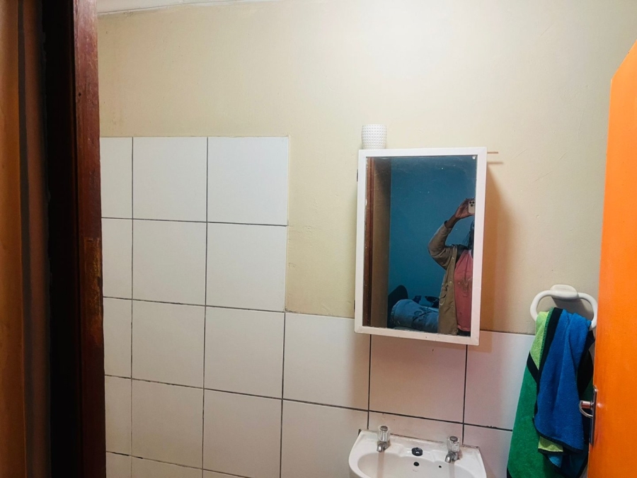 5 Bedroom Property for Sale in Noordwyk Gauteng