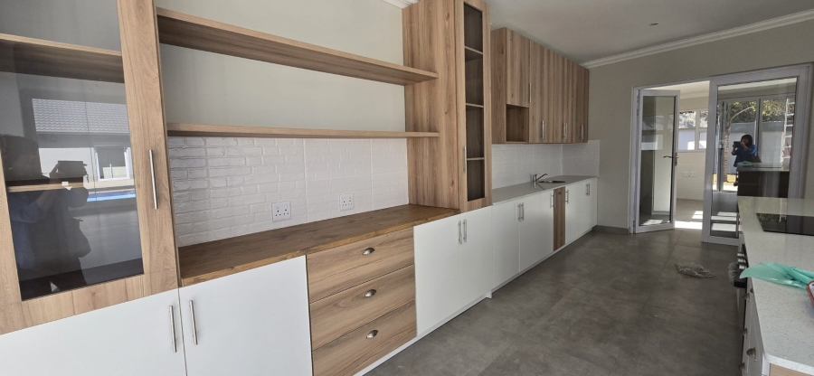5 Bedroom Property for Sale in Wierda Park Gauteng