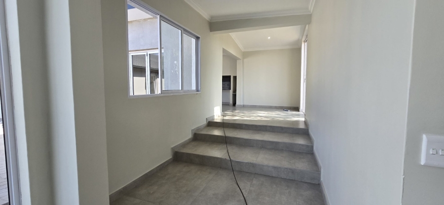 5 Bedroom Property for Sale in Wierda Park Gauteng