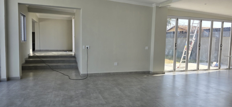 5 Bedroom Property for Sale in Wierda Park Gauteng