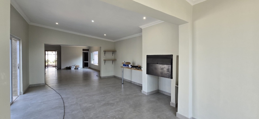5 Bedroom Property for Sale in Wierda Park Gauteng