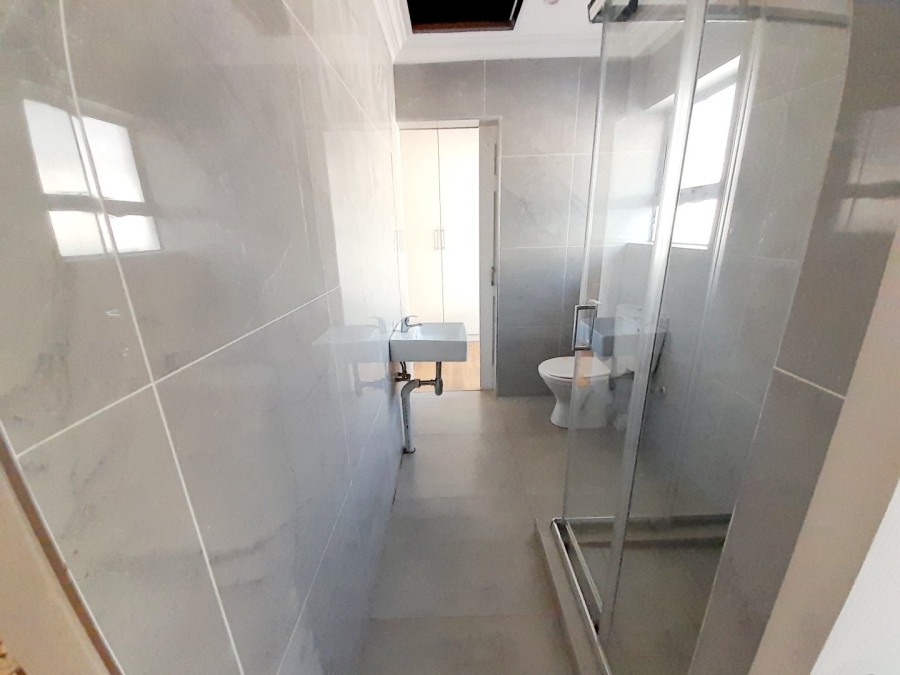 5 Bedroom Property for Sale in Wierda Park Gauteng