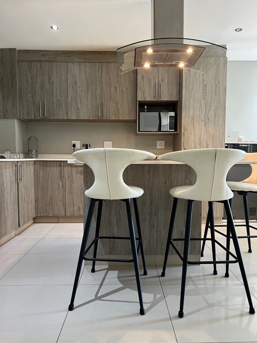 To Let 2 Bedroom Property for Rent in Fourways Gardens Gauteng