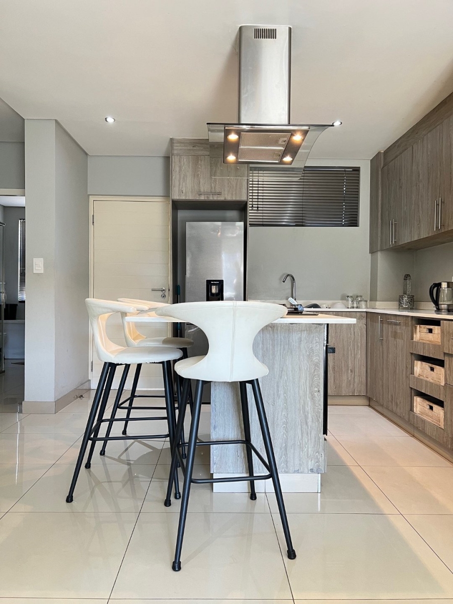 To Let 2 Bedroom Property for Rent in Fourways Gardens Gauteng