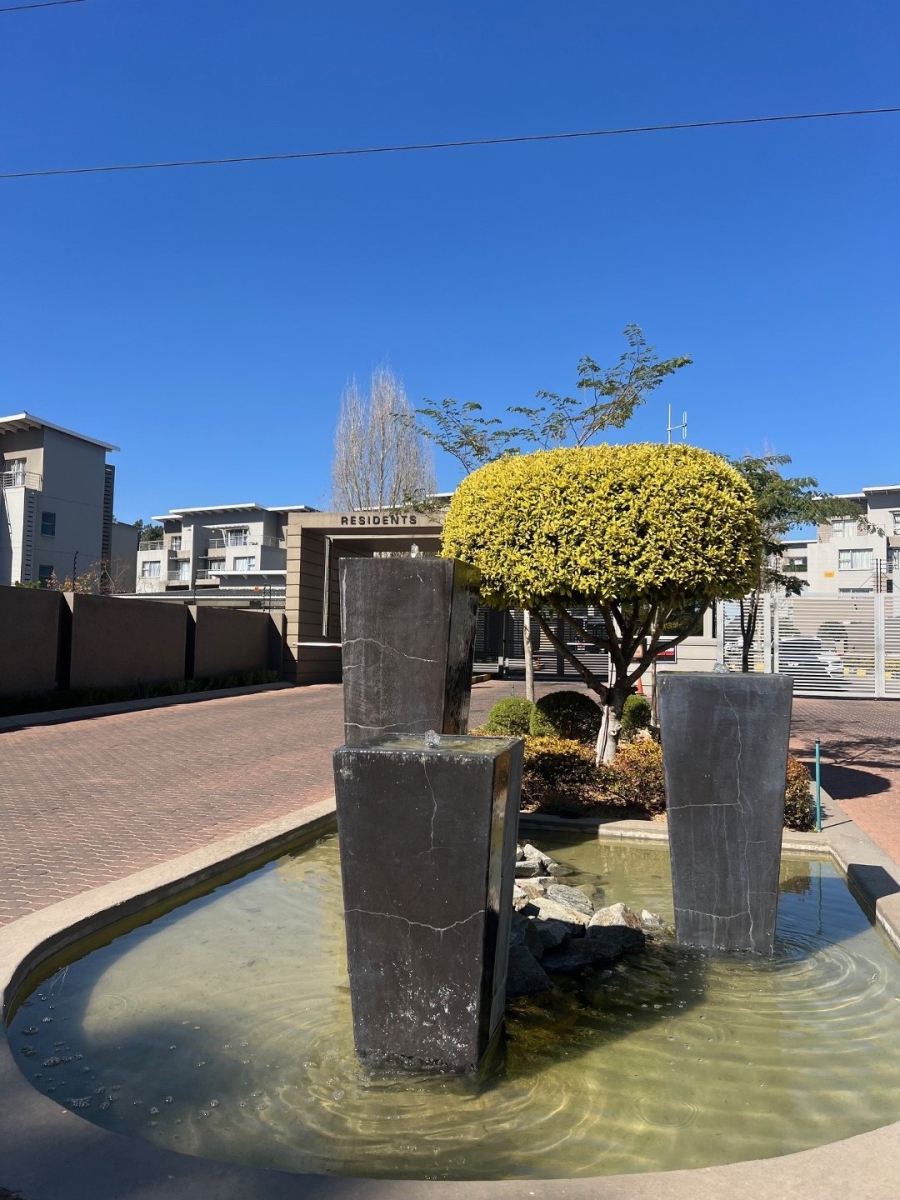 To Let 2 Bedroom Property for Rent in Fourways Gardens Gauteng
