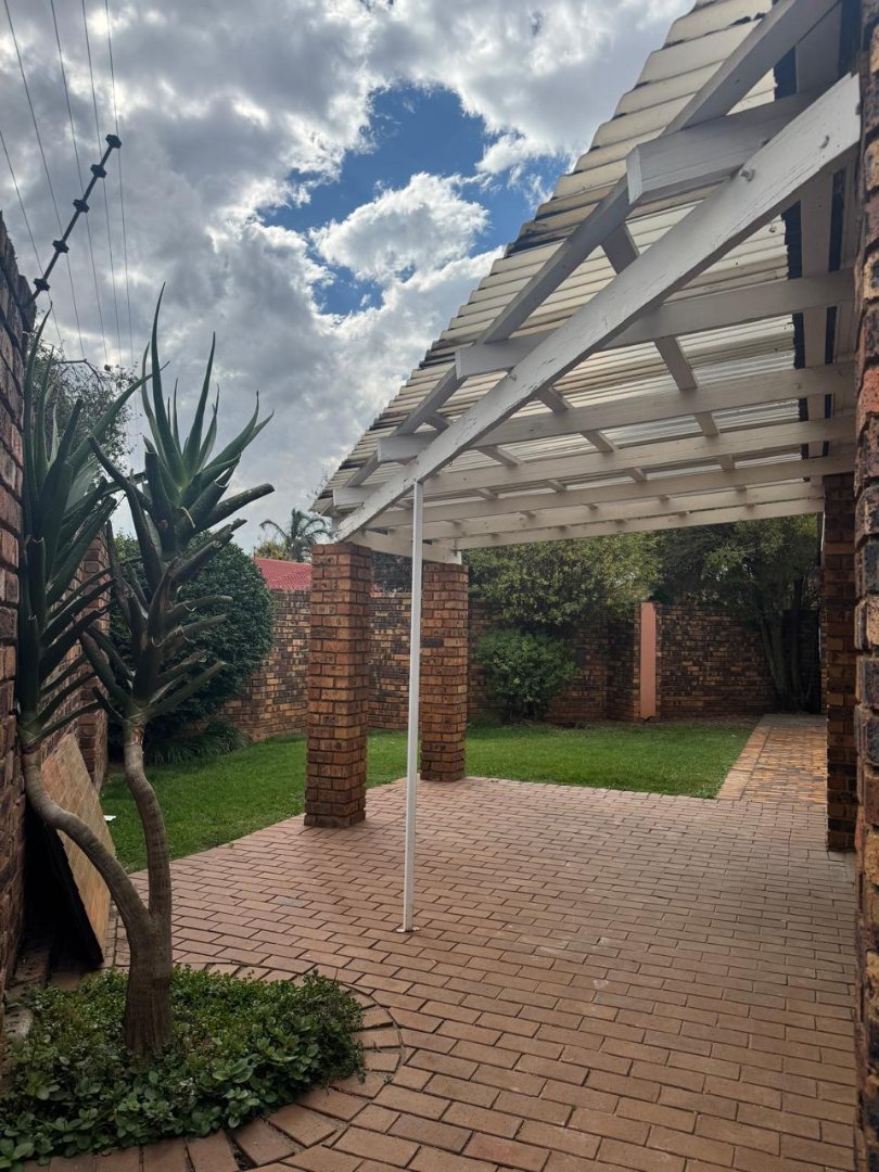 3 Bedroom Property for Sale in Lakefield Gauteng