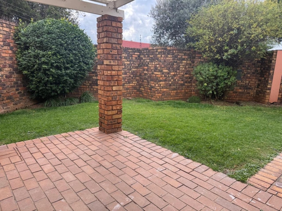 3 Bedroom Property for Sale in Lakefield Gauteng