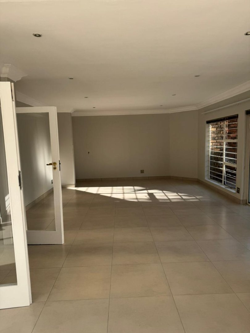 3 Bedroom Property for Sale in Lakefield Gauteng