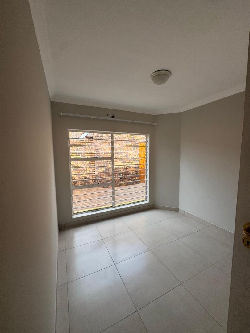3 Bedroom Property for Sale in Lakefield Gauteng