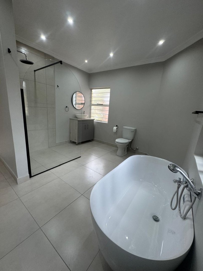 3 Bedroom Property for Sale in Lakefield Gauteng