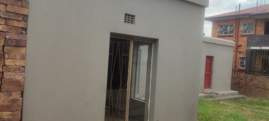 2 Bedroom Property for Sale in Rosettenville Gauteng